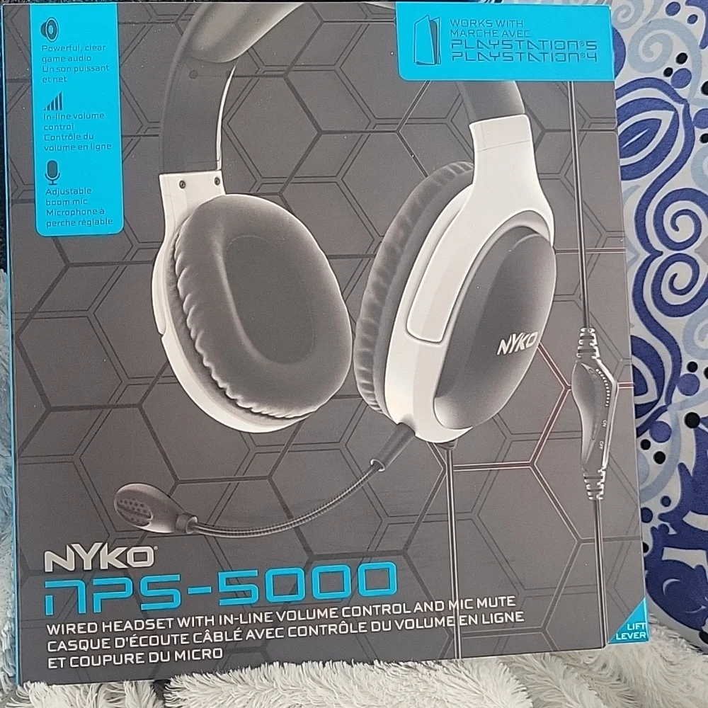 NPS-5000 Wired Headset - Black and White